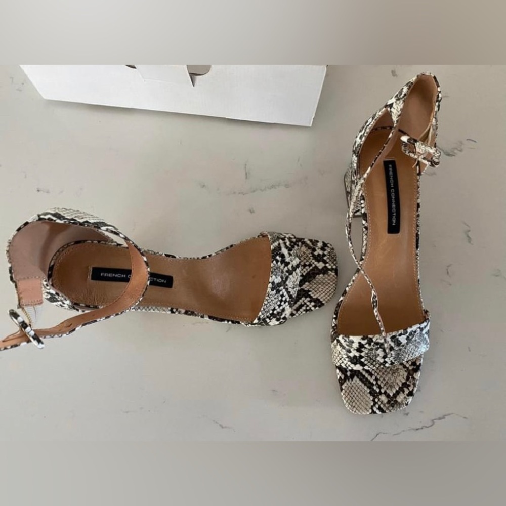 NWT- snake print block heels